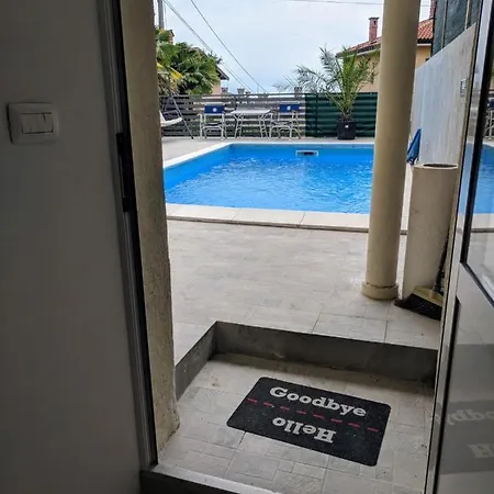 Studio Sandra - Private Pool Apartment Opatija